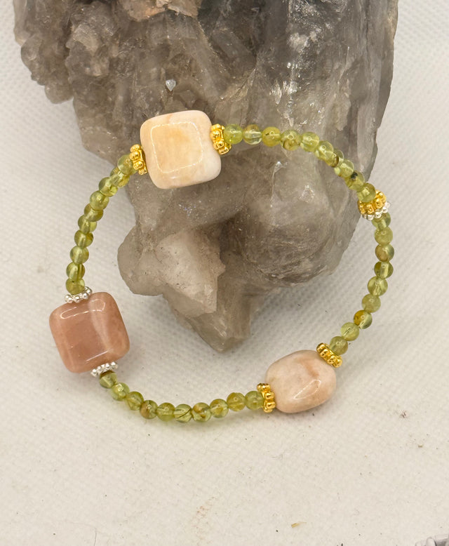 Peridot and Pink Moonstone “Leo Full Moon 2026” Stretchy Bracelet