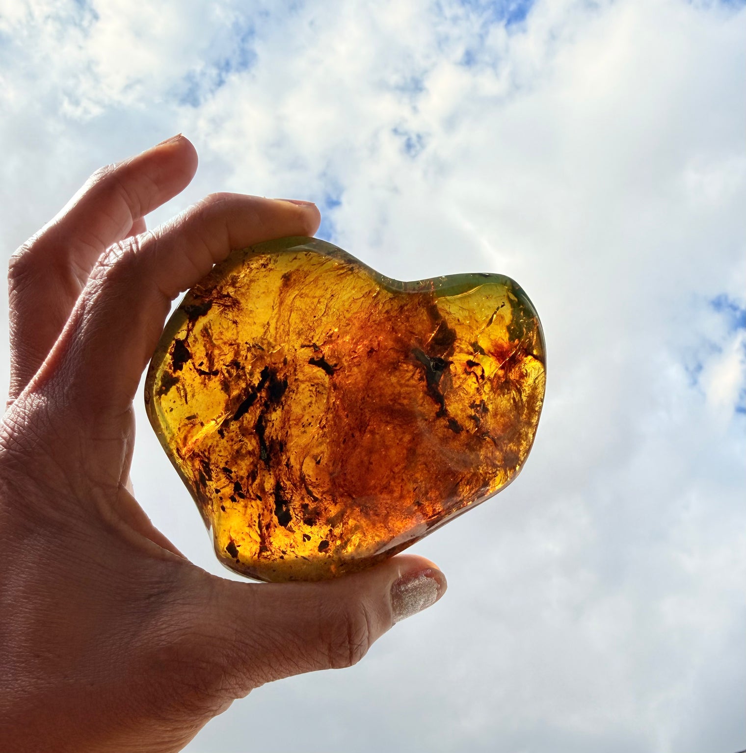 Amber Stone from Chiapas, Mexico, 3.5 inch Large Genuine Amber, 630 Carats , Green Fluorescent Mineral