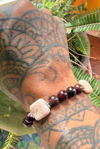 Garnet and Pink Moonstone “Capricorn New Moon 2026” Stretchy Bracelet