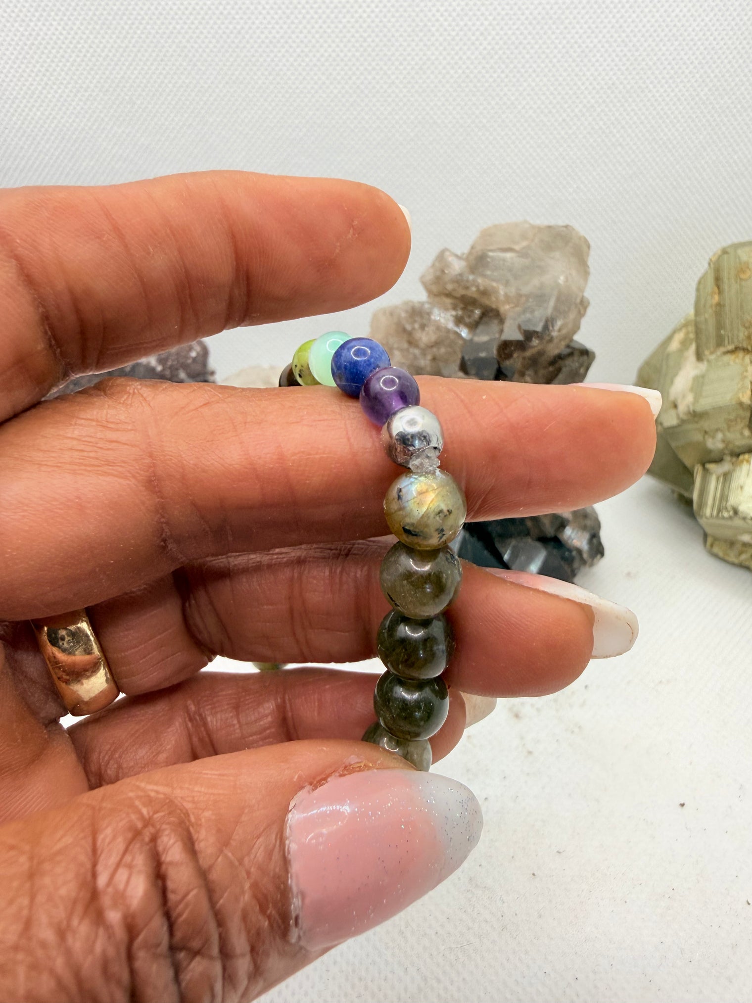 Labradorite with Chakra Beads Stretchy Bracelet